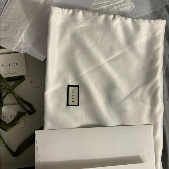 Unisex Gucci Pouch For Sale 10/10 Condition - Picture 3 of 7